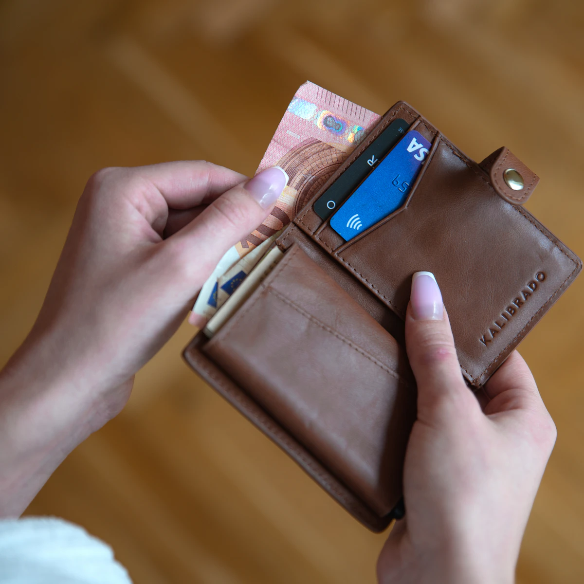 Leather Minimalist Wallet – image 5