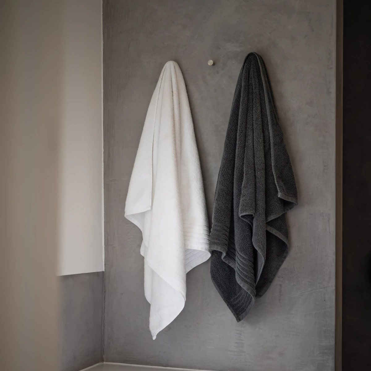 Premium Cotton Bath Towels (Set of 4) – image 2
